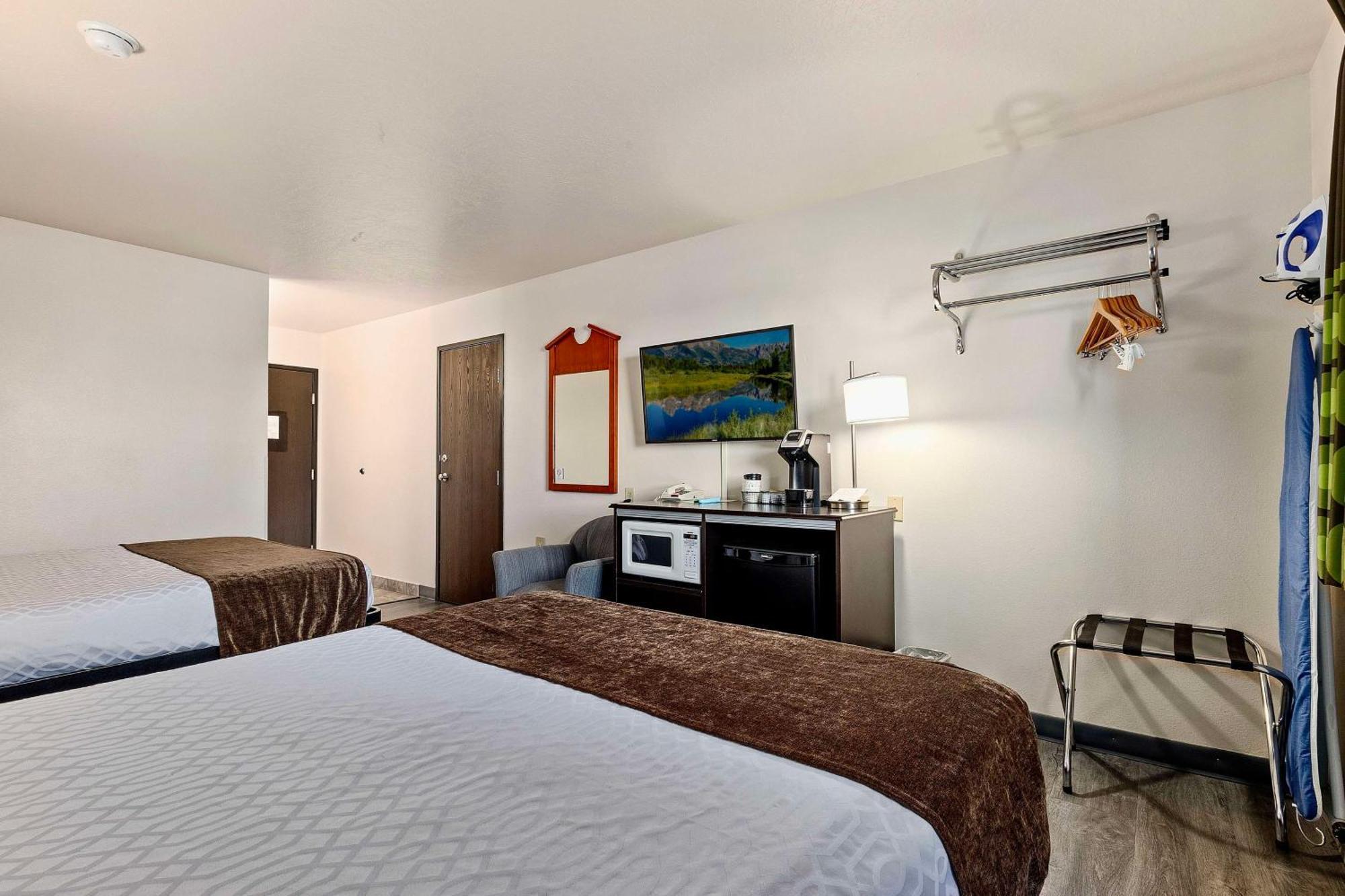 ชัวร์สเตย์ โฮเทล บาย เบสต์ เวสต์เทิร์น ทวินฟอลส์ Hotel ภายนอก รูปภาพ