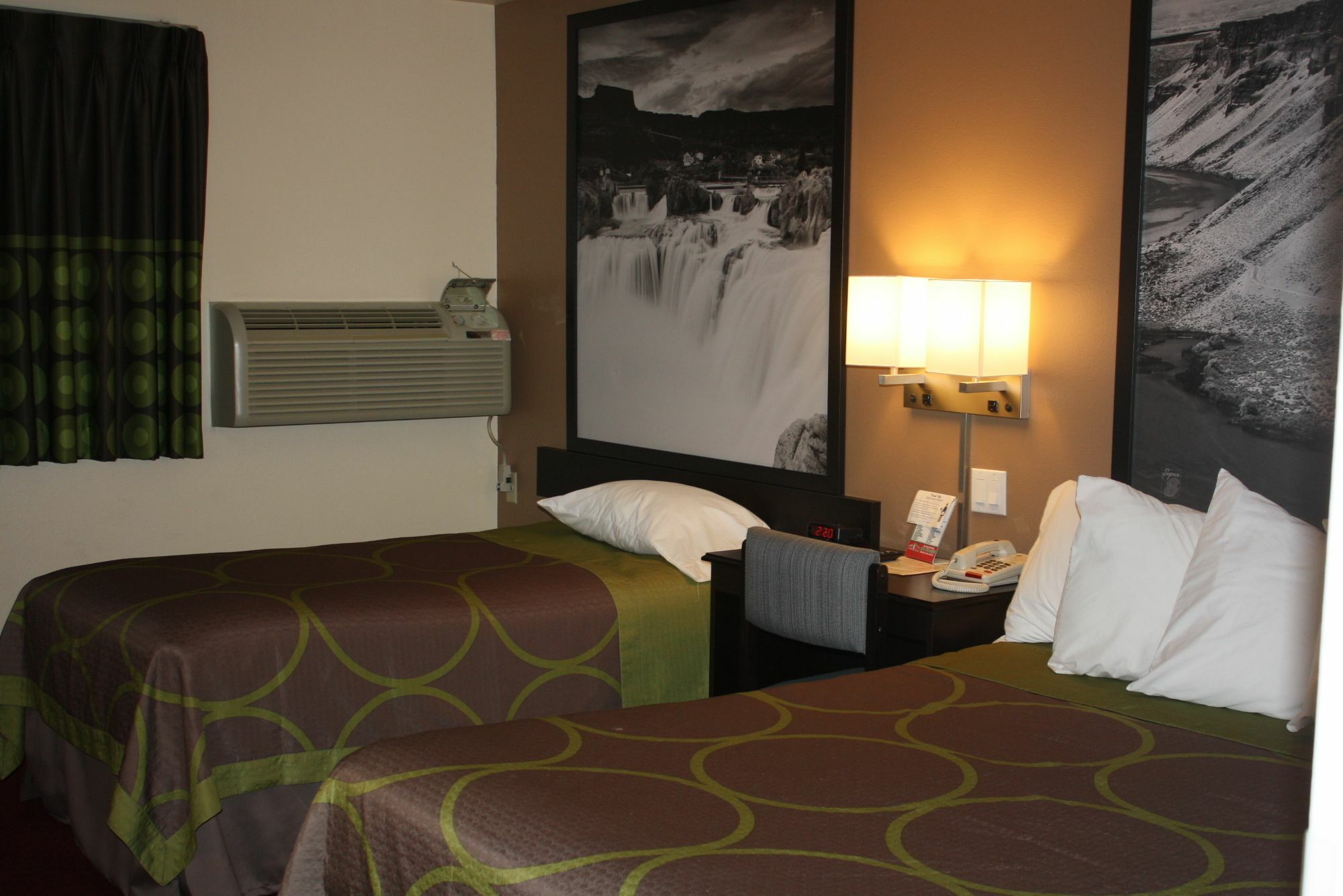 ชัวร์สเตย์ โฮเทล บาย เบสต์ เวสต์เทิร์น ทวินฟอลส์ Hotel ภายนอก รูปภาพ